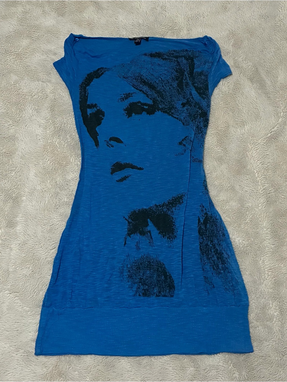 le chateau Blue Graphic Portrait Cap-Sleeve Tunic Dress